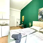 8 Fully Equipped Studio Shared Apt W Terrace Margareten