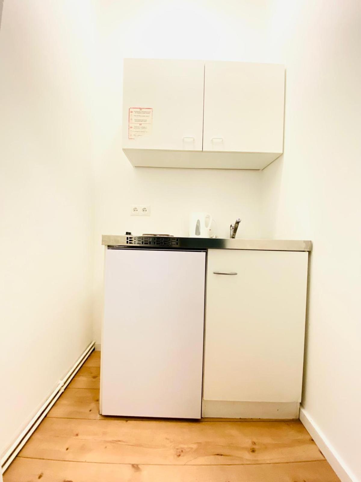 8 Fully Equipped Shared W Terrace Margareten Apartment