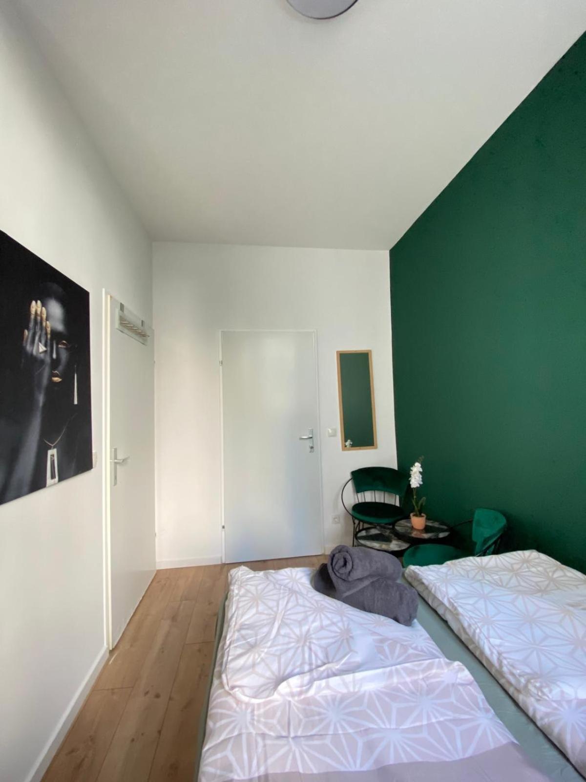 8 Fully Equipped Shared W Terrace Margareten Apartment *
