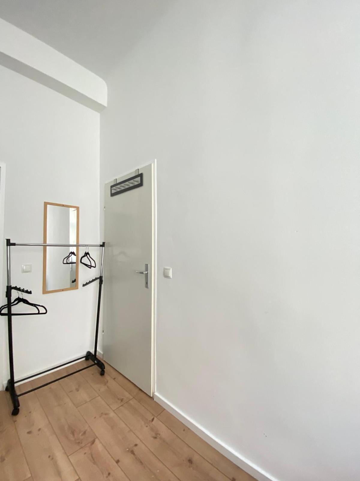 8 Fully Equipped Shared W Terrace Margareten Apartment *