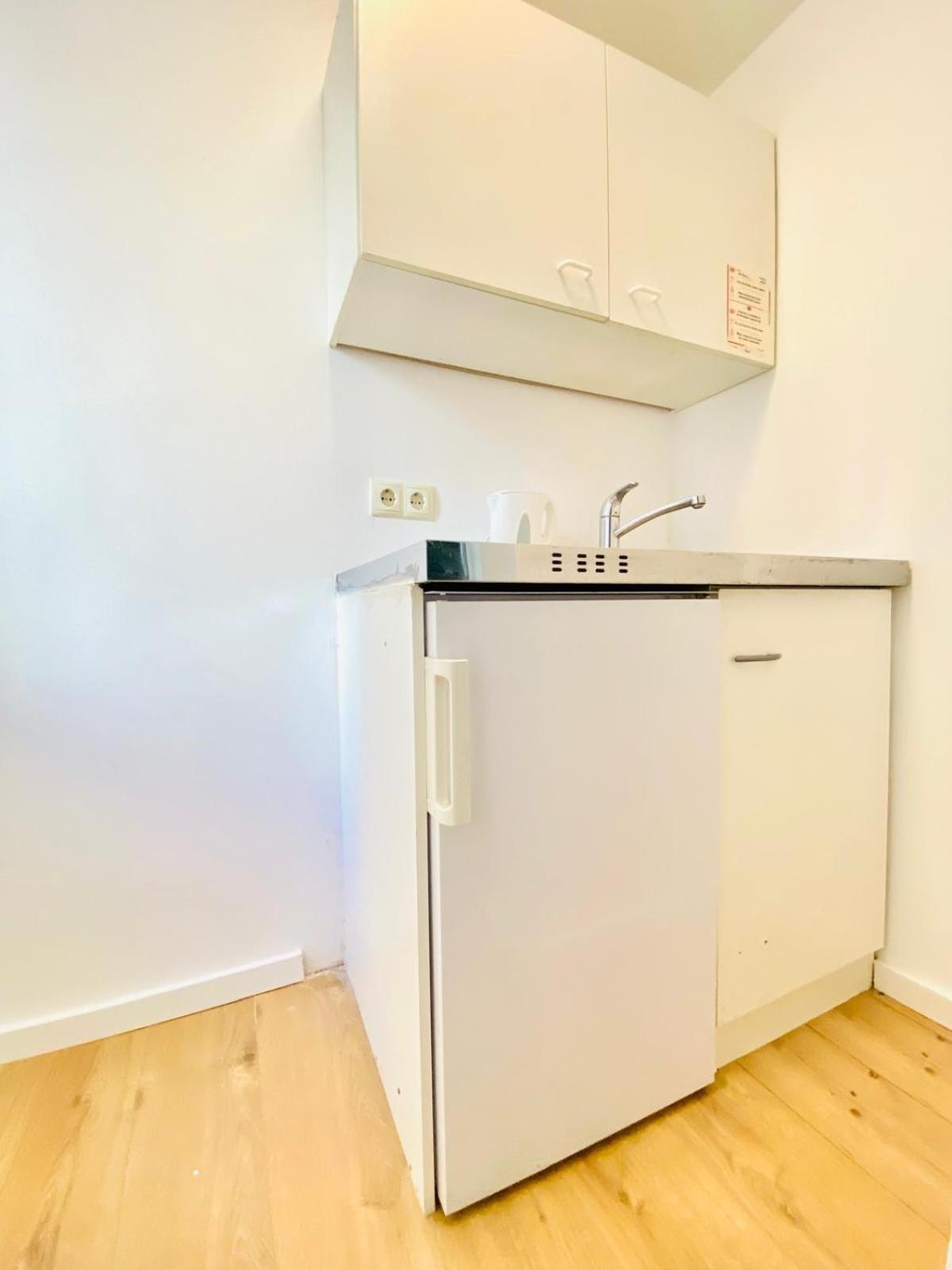 8 Fully Equipped Shared W Terrace Margareten Apartment *