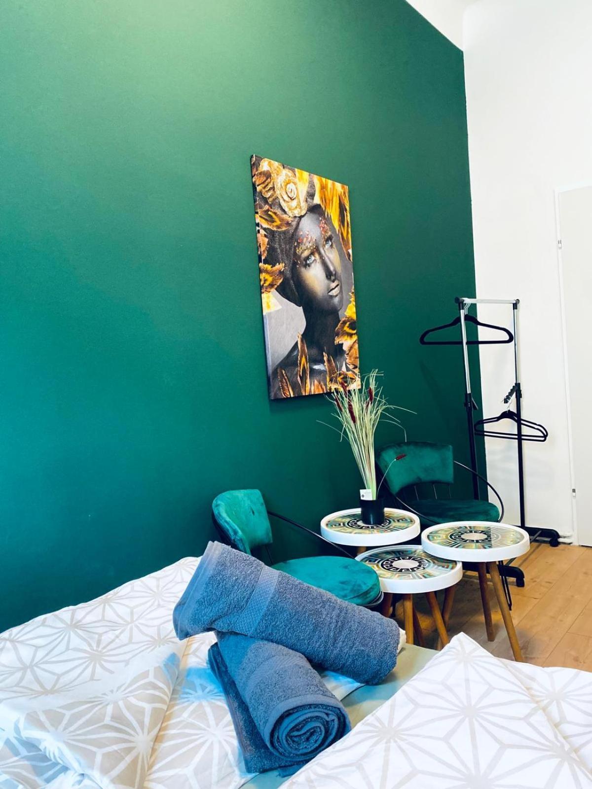 8 Fully Equipped Shared W Terrace Margareten Apartment Wien