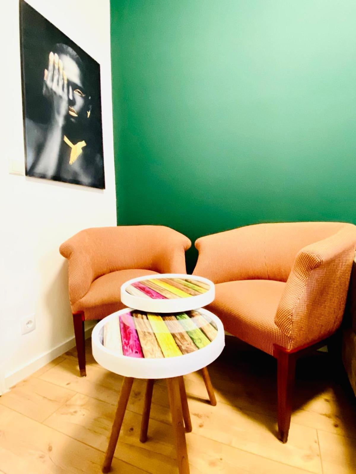 8 Fully Equipped Shared W Terrace Margareten Apartment *
