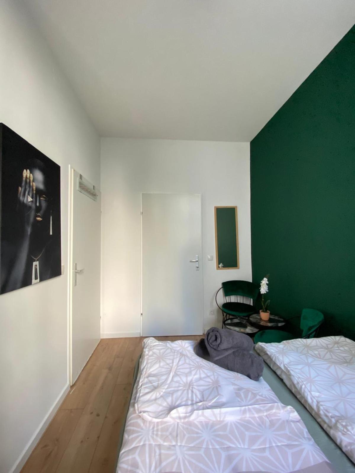 8 Fully Equipped Shared W Terrace Margareten Apartment