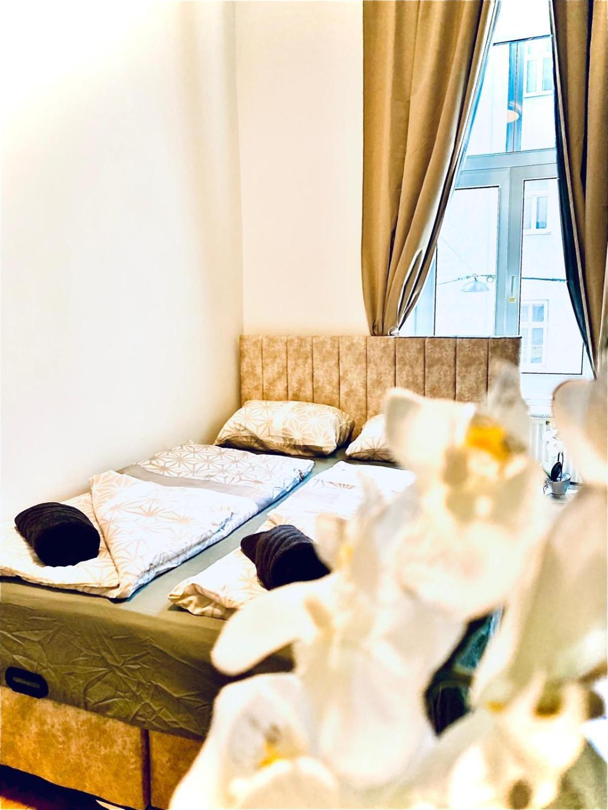 Apartment 8 Fully Equipped Shared W Terrace Margareten